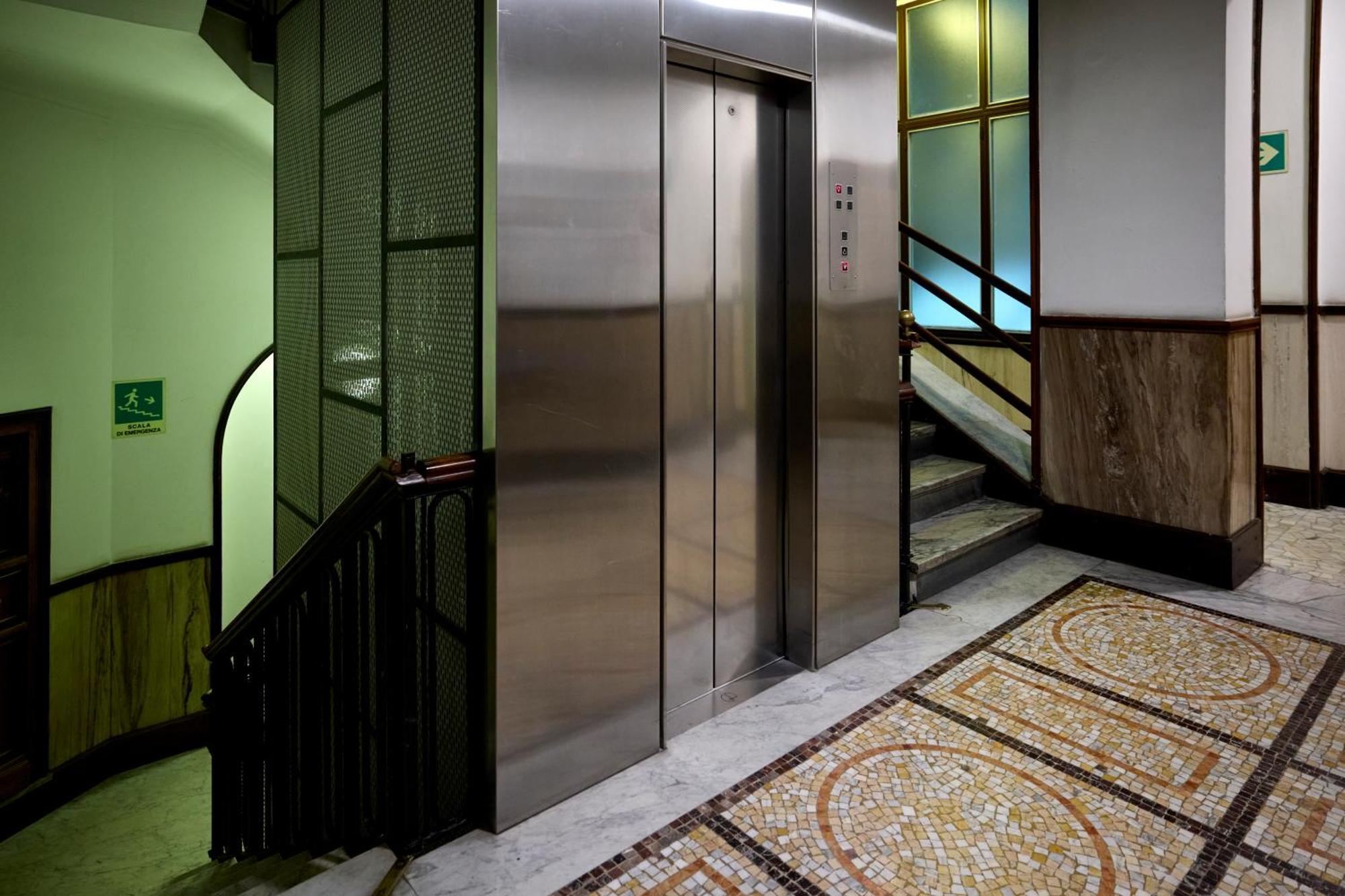 Ferienwohnung Duomo View - 2 Min From Duomo Amazing Location Mailand Exterior foto
